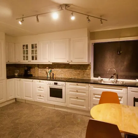 Apartamento Trivelig I Rolige, Bynaere Omgivelser Tromsø